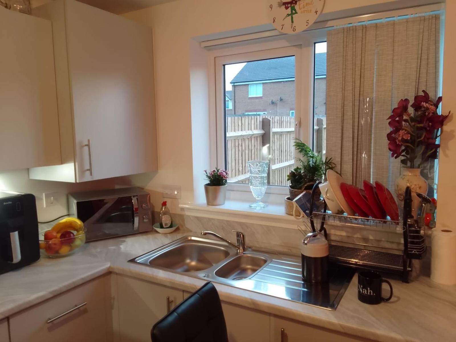 Cosy Stay In Walsall By Ideal Home Bloxwich Extérieur photo