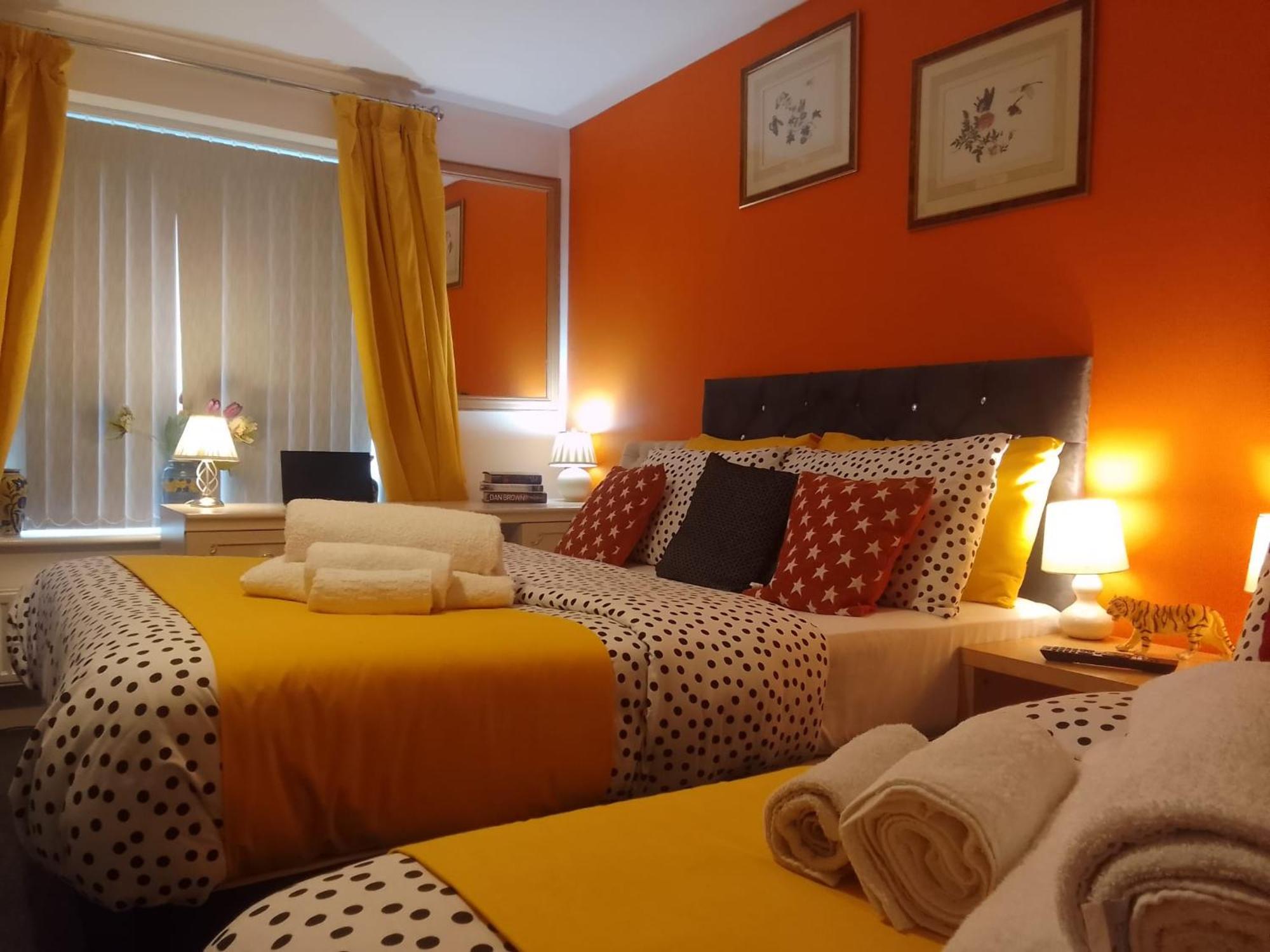Cosy Stay In Walsall By Ideal Home Bloxwich Extérieur photo