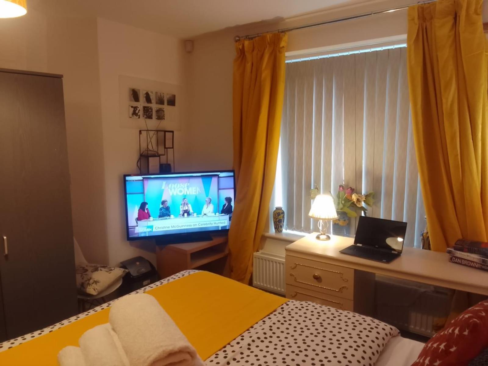 Cosy Stay In Walsall By Ideal Home Bloxwich Extérieur photo