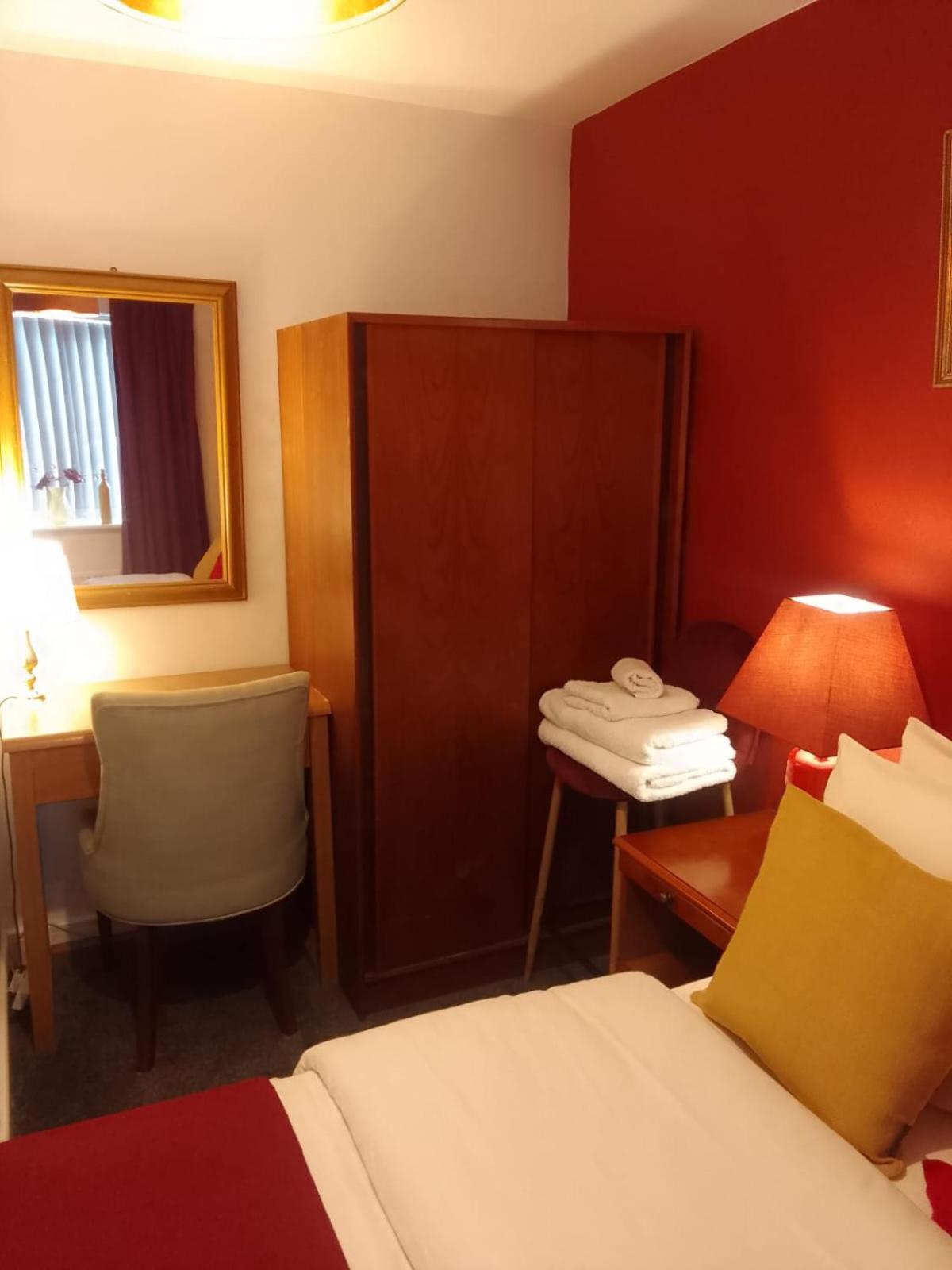 Cosy Stay In Walsall By Ideal Home Bloxwich Extérieur photo