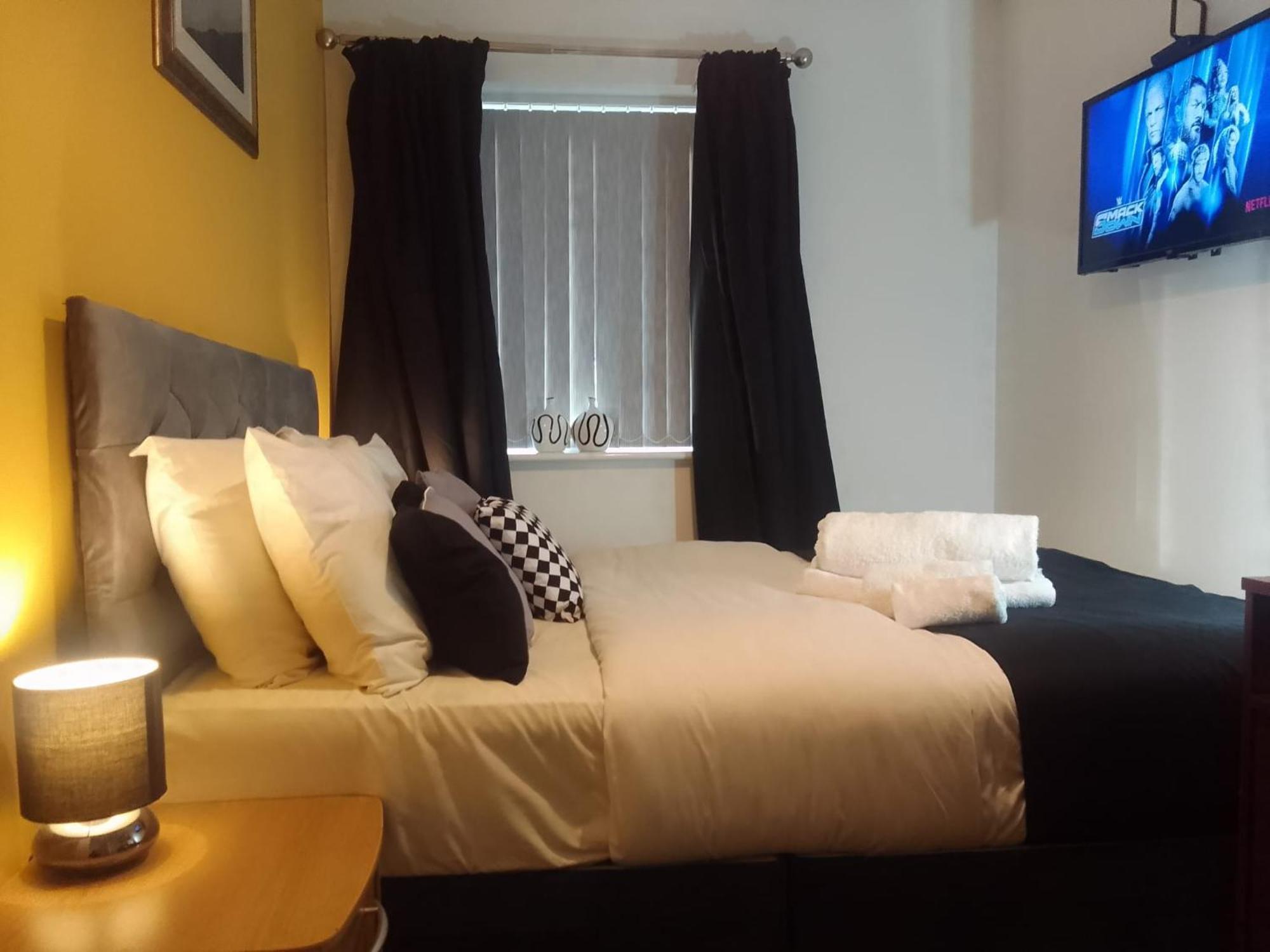 Cosy Stay In Walsall By Ideal Home Bloxwich Extérieur photo